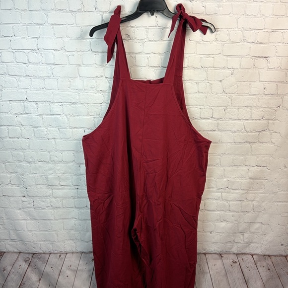 BloomChic Pleated Burgundy Jumpsuit Plus Size 1X - Picture 7 of 8